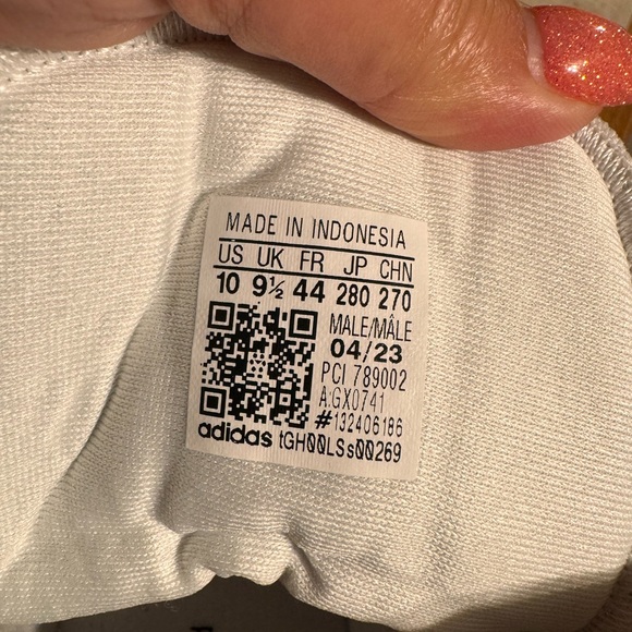 Brand new Adidas top 10 shoes (without box) - Picture 6 of 6